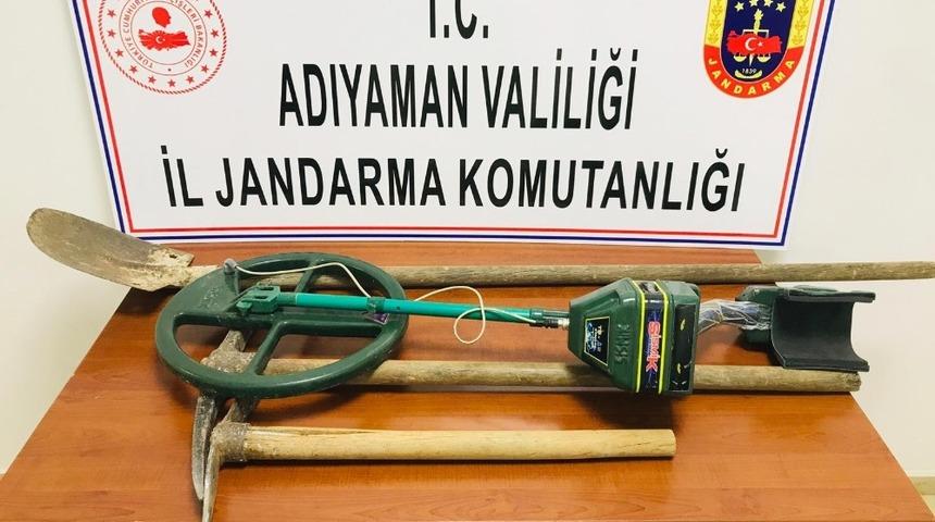 İzinsiz kazı yapan 3 kişi yakalandı