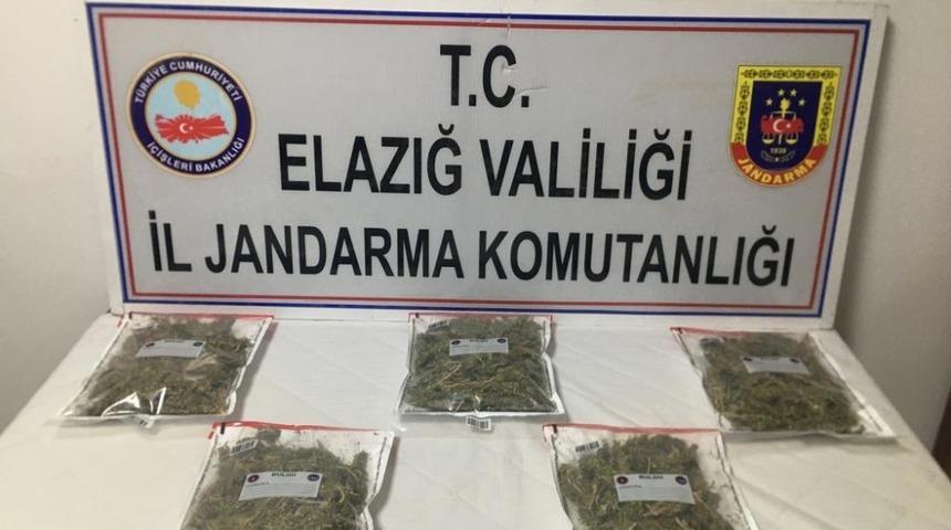 Kamyonetin zulasındaki uyuşturucu ele ge&ccedil;irildi