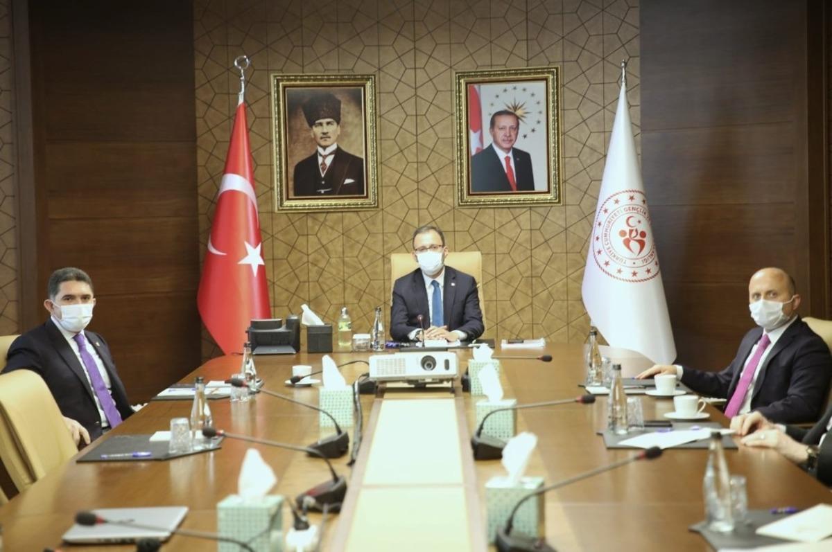 Ağrı Heyetinden Bakan Kasapoğlu&rsquo;na ziyaret