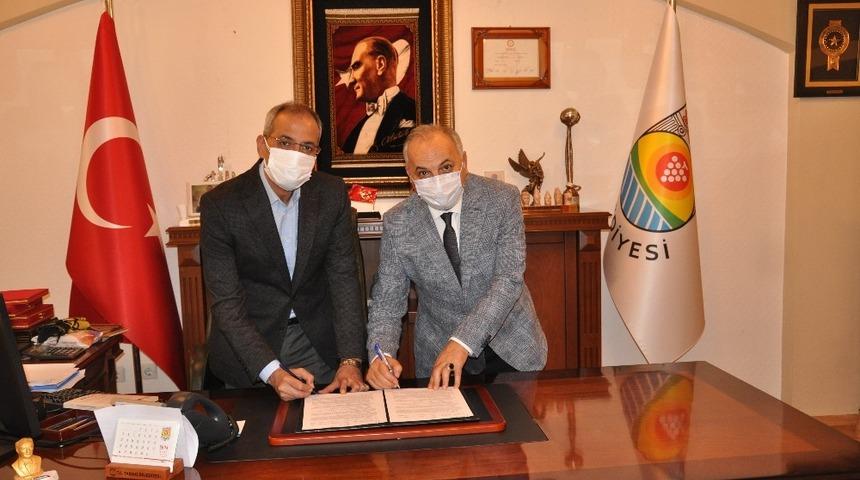 Tarsus&rsquo;ta esnaf ile belediye arasında eğitim ve iş birliği protokol&uuml;