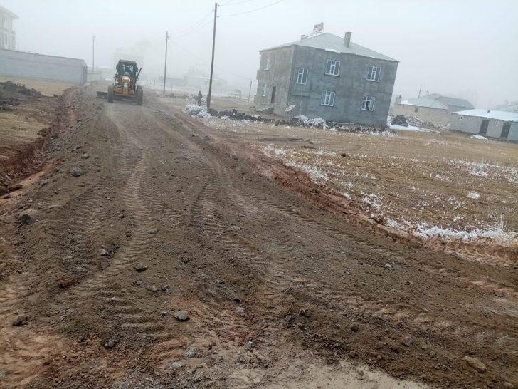 Çaldıran Belediyesinden stabilize yol çalışması G2