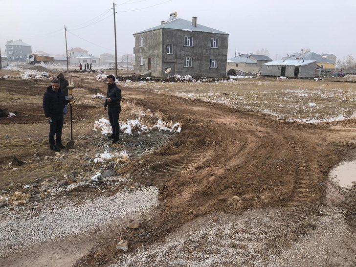 Çaldıran Belediyesinden stabilize yol çalışması G3