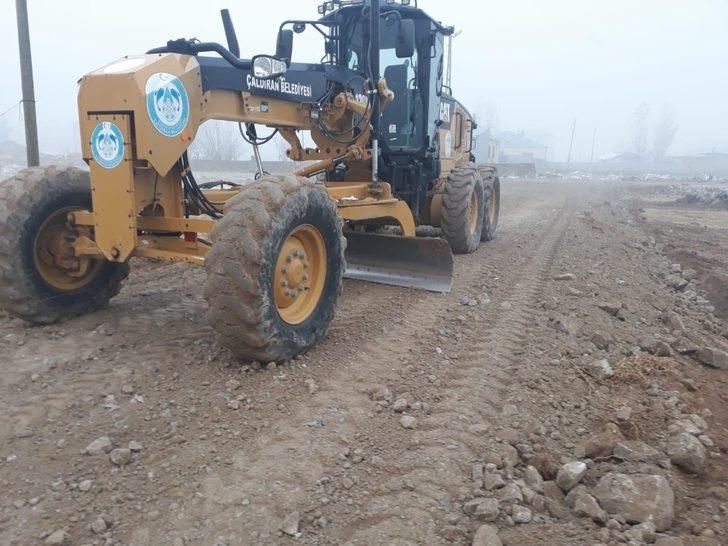 Çaldıran Belediyesinden stabilize yol çalışması G4