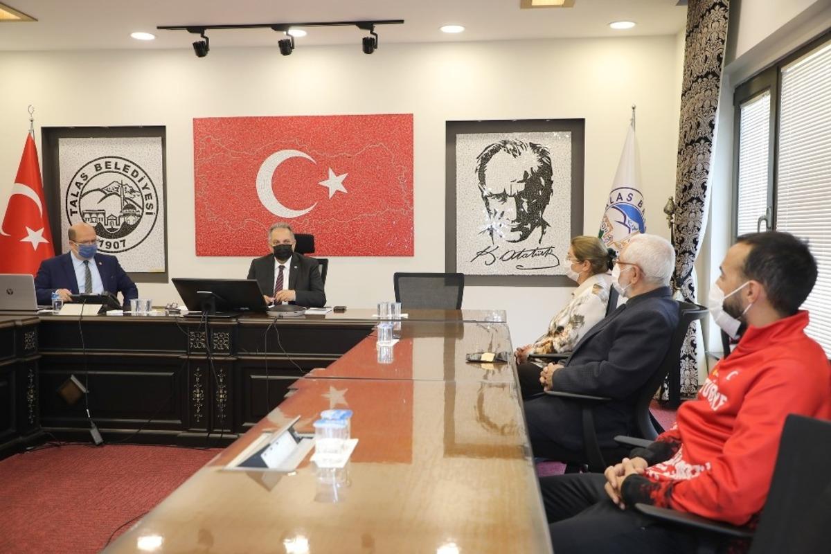 &Ouml;ğretmen başkan &ouml;ğretmenlerle buluştu