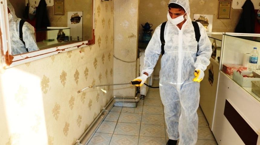 Akçakale’de iş yerleri dezenfekte edildi