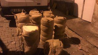 Tekirdağ'da mandıradan çalınan 587,5 kilogram kaşar peyniri bulunarak sahibine teslim edildi