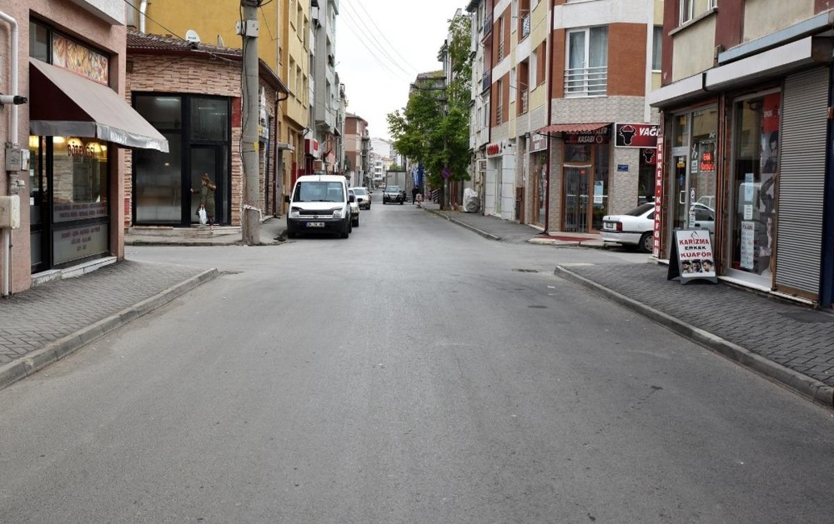Derman Caddesi yeni g&ouml;r&uuml;n&uuml;m&uuml;ne kavuştu
