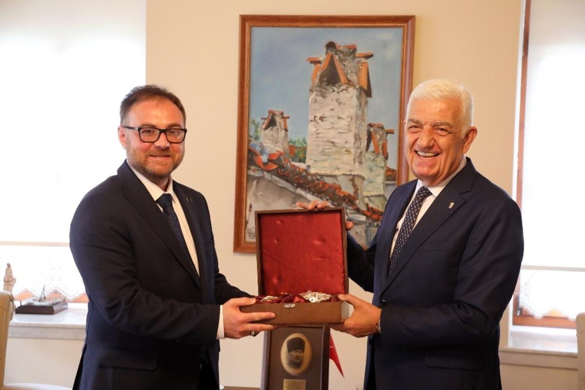 Ukrayna Antalya Konsolosu&rsquo;ndan Başkan G&uuml;r&uuml;n&rsquo;e ziyaret