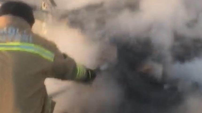 Mardin&rsquo;de seyir halindeki ara&ccedil; alev aldı