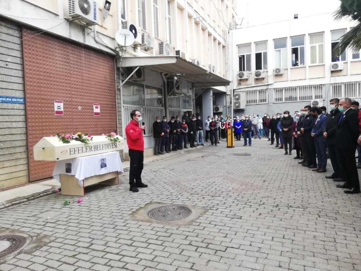 Koronadan hayatını kaybeden hastane personeli, iş arkadaşları tarafından anıldı