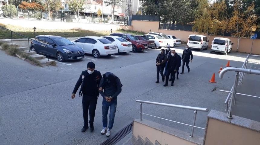 Uyuşturucuyla yakalanan şüpheliler serbest