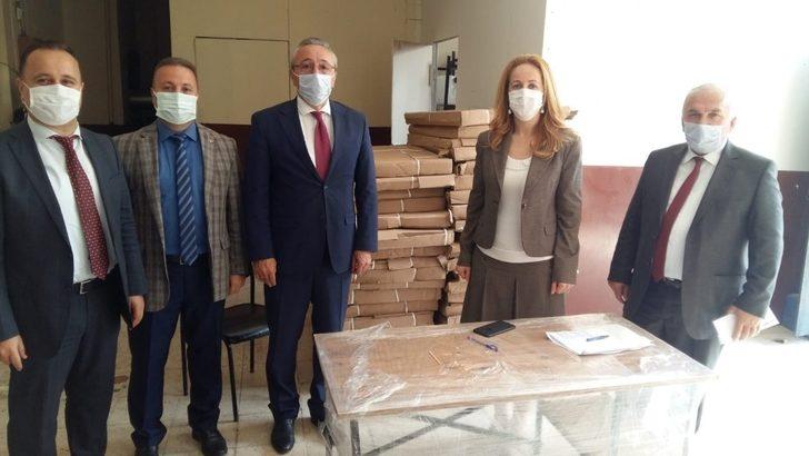 532 öğrenciye çalışma masası G1