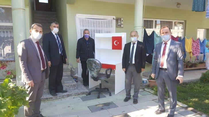 532 öğrenciye çalışma masası G3