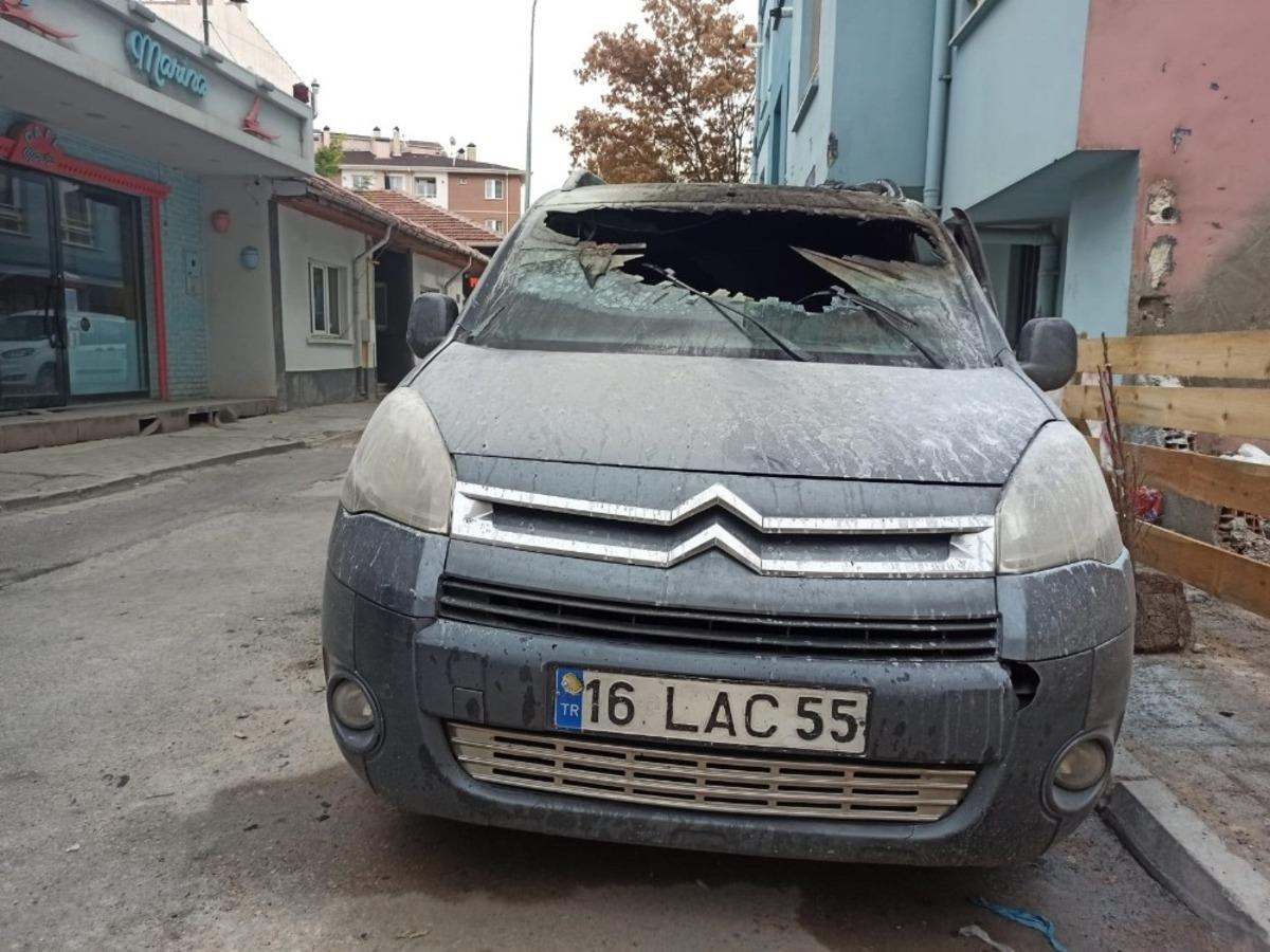 Kontaktan &ccedil;ıkan alevle yanan ara&ccedil; kullanılmaz hale geldi