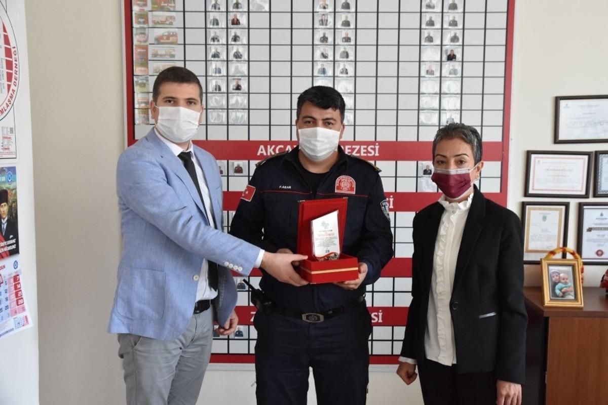 Edremit Belediyesi&rsquo;nden İzmir kahramanlarına ziyaret