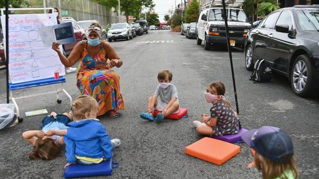 New York'un Brooklyn bölgesinde Eylül ayında bazı dersler açık havada işlenmişti