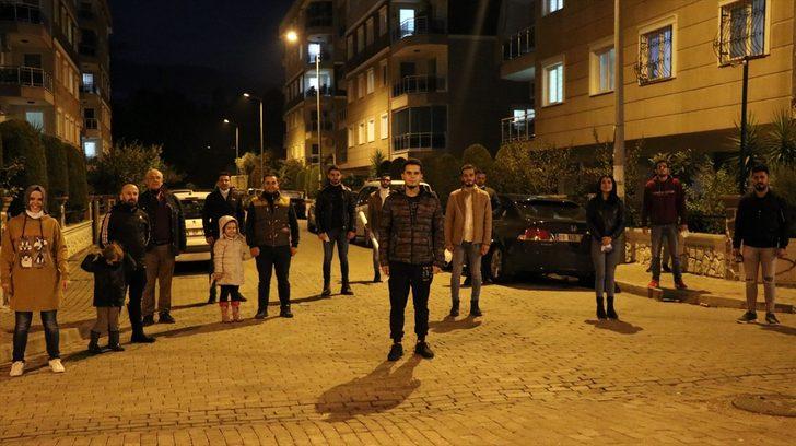 Lenf kanserine yakalanan gence arkadaşlarından pankartlı destek G2