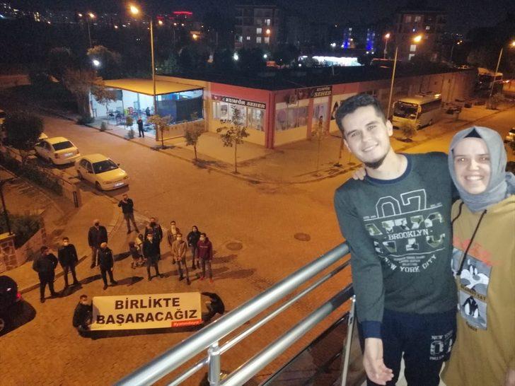 Lenf kanserine yakalanan gence arkadaşlarından pankartlı destek G3