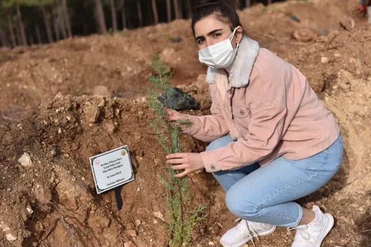 Yanan ormanlar için fidan diktiler G2