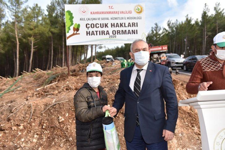 Yanan ormanlar için fidan diktiler G4