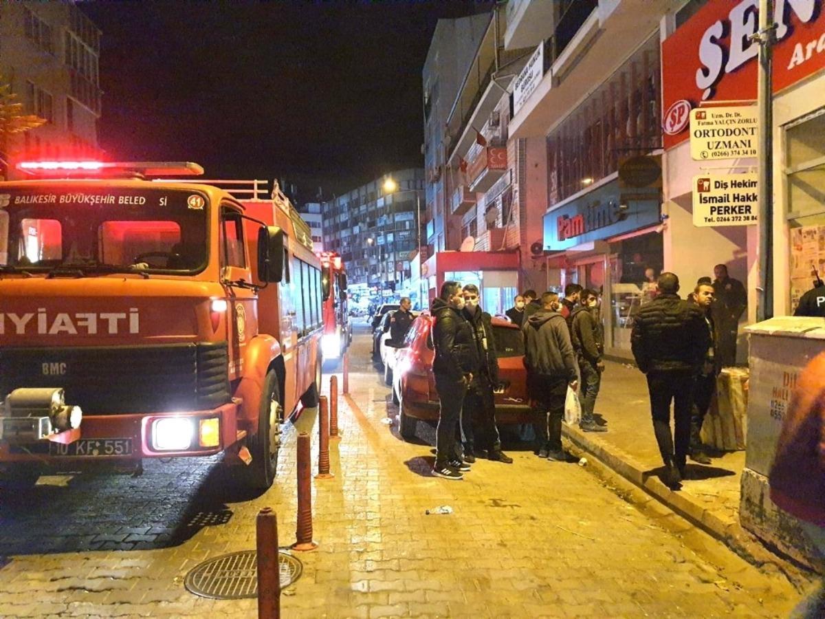 Edremit&rsquo;te mağaza yangını