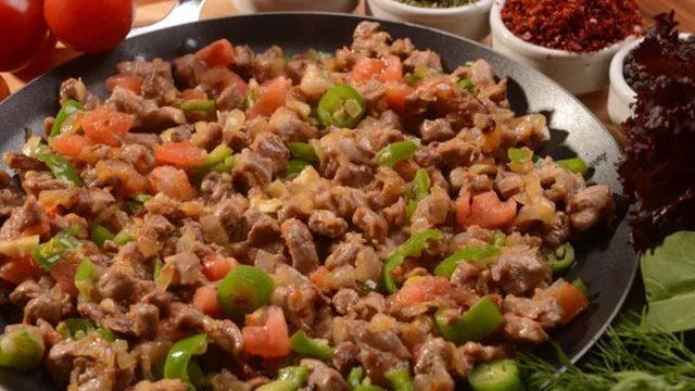 Sac tava nasıl yapılır? MasterChef sac tava tarifi nedir? İşte sac tava malzemeleri, tarifi ve püs noktası