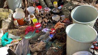 Bitlis'te teröristlerce toprağa gömülmüş malzemeler ele geçirildi