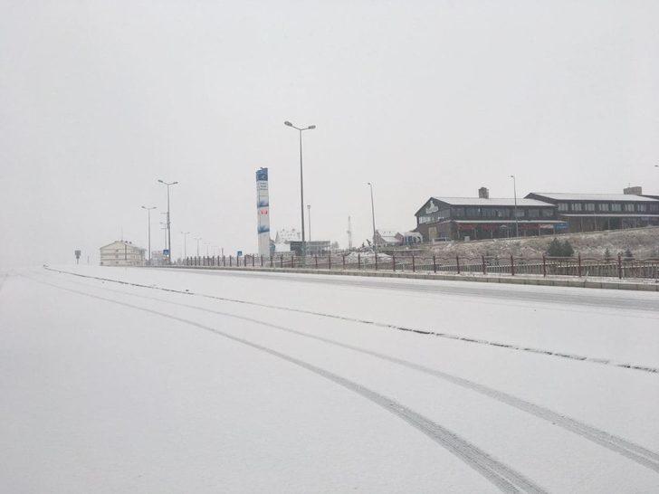 Erciyes Kayak Merkezi beyaza büründü G3
