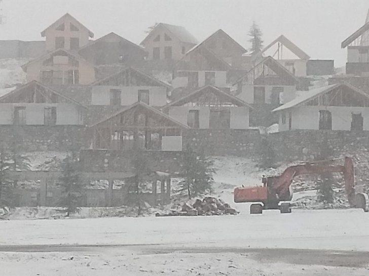 Kahramanmaraş’a mevsimin ilk karı yağdı G1