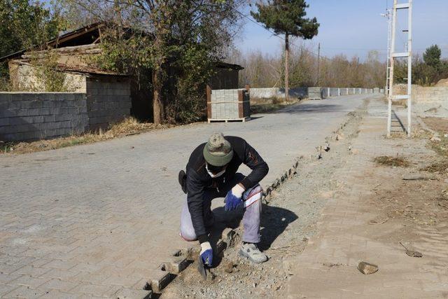 Ulalar yerleşkesinde yol bakım onarım çalışması