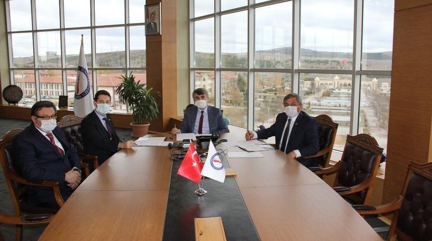 Altıntaş MYO&rsquo;da &rsquo;&rsquo;Sosyal Tesis&rsquo;&rsquo; yapım protokol&uuml; imzalandı