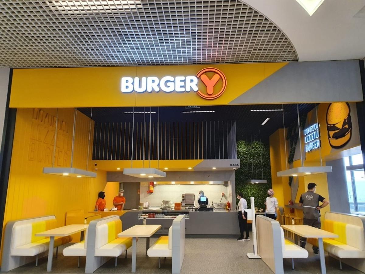 K&ouml;fteci Yusuf, Burger Y ile 150. şubesini İstanbul&rsquo;da a&ccedil;tı