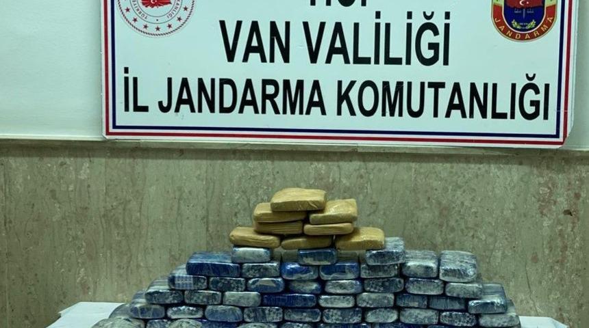 Çaldıran’da 44 kilo uyuşturucu ele geçirildi