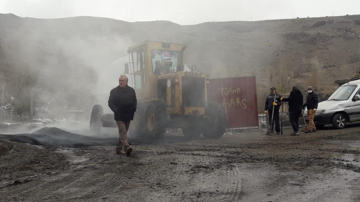 Belediye Derei&ccedil;i yolunu yapıyor
