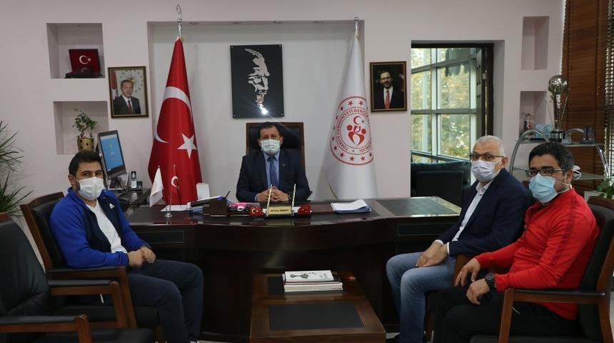 Karate Antren&ouml;rlerinden Kabak&ccedil;ı&rsquo;ya ziyaret