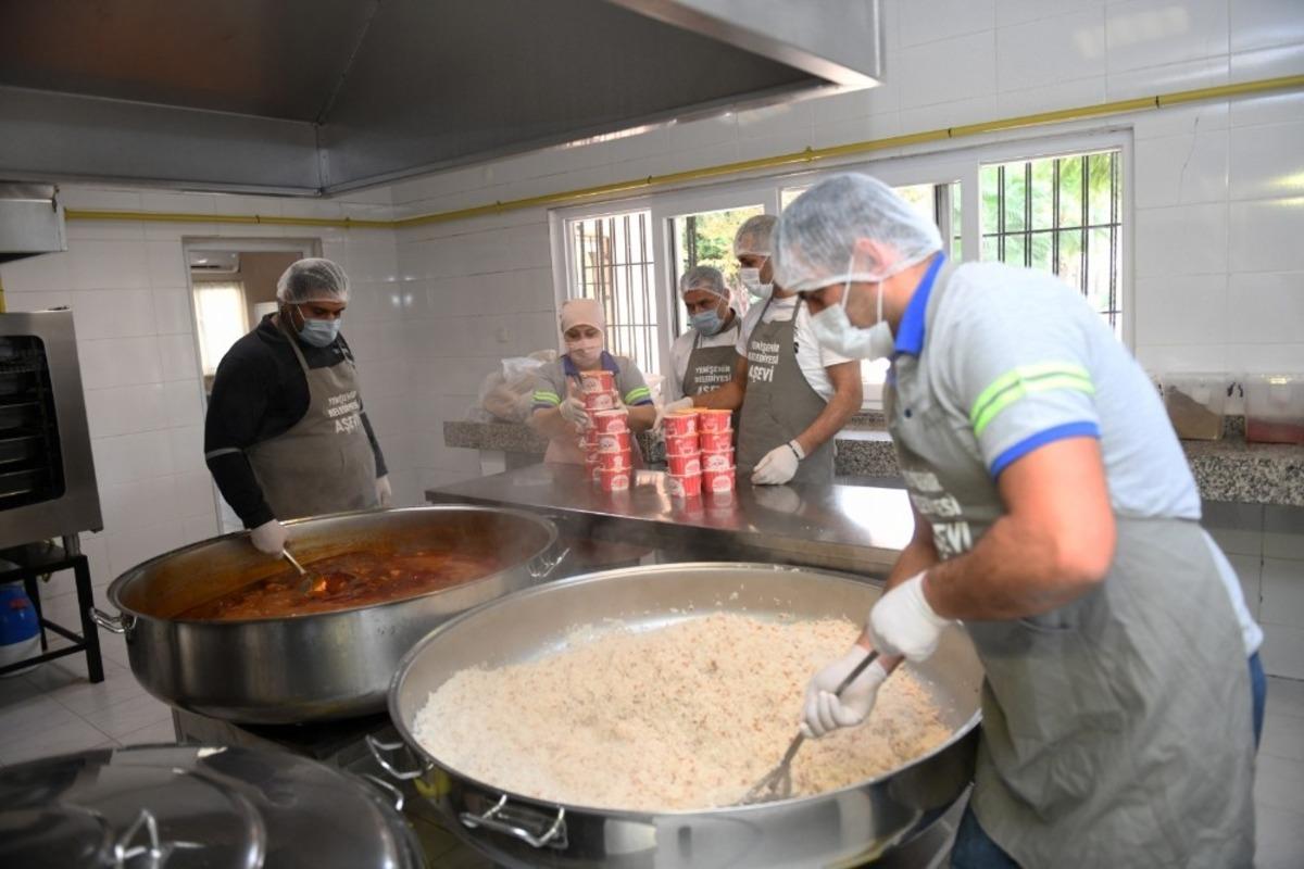 Yenişehir Belediyesi Aşevinden evlere yemek servisi
