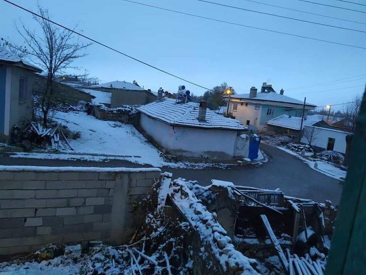 Şuhut’ta mevsiminin ilk karı düştü G2