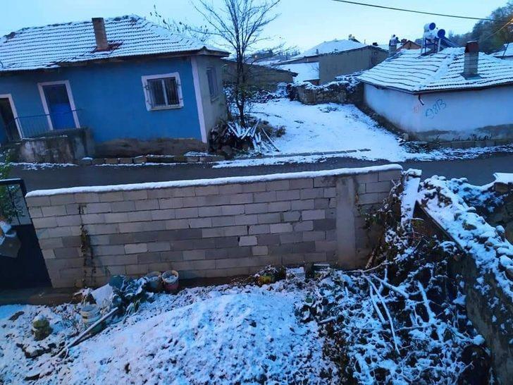 Şuhut’ta mevsiminin ilk karı düştü G3