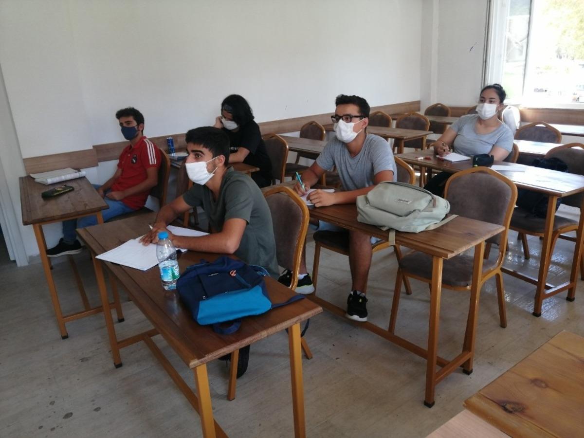Kemer Ahmet Erkal Eğitim Kursunda online eğitim
