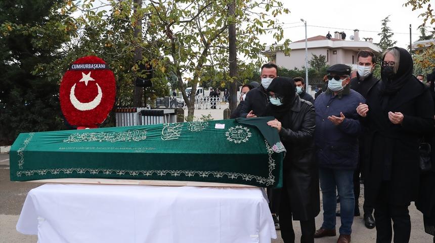 Bakan Pekcan'ın annesi son yolculuğuna uğurlandı