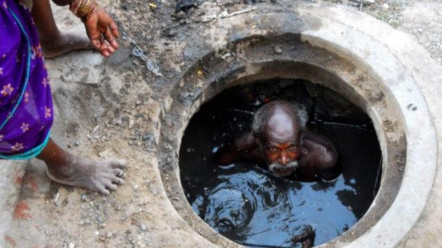 Hindistan'da elle kanalizasyon temizletilmesine karşı yeni tedbirler