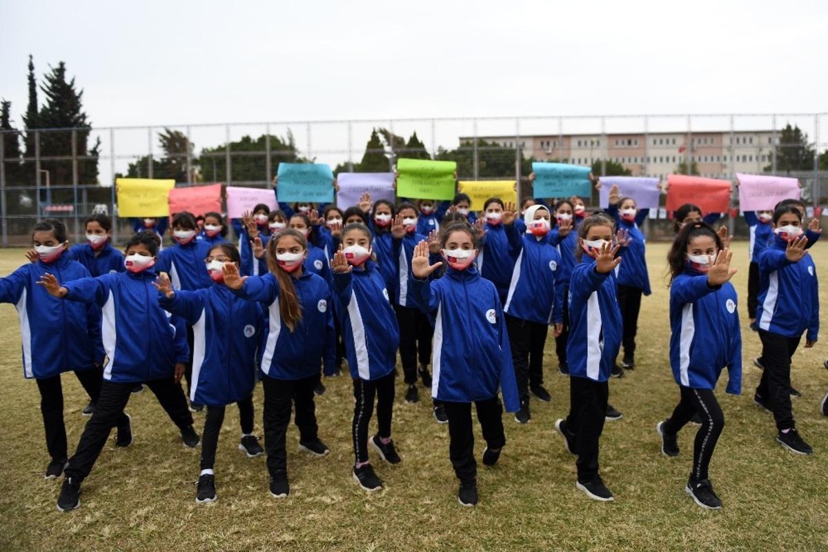 Mersin B&uuml;y&uuml;kşehir Belediyesinden &Ccedil;ocuk Hakları G&uuml;n&uuml;nde 7 noktada etkinlik