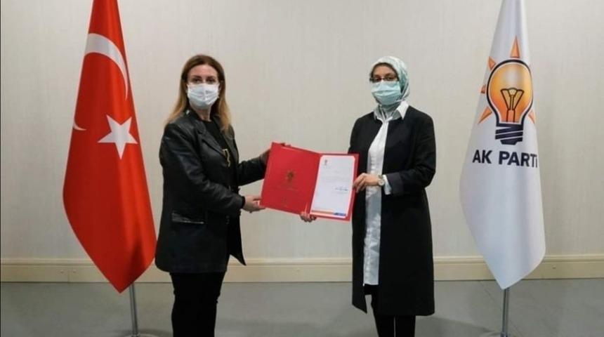 Erdek Kadın Kolları Başkanı Koşan, mazbatasını aldı