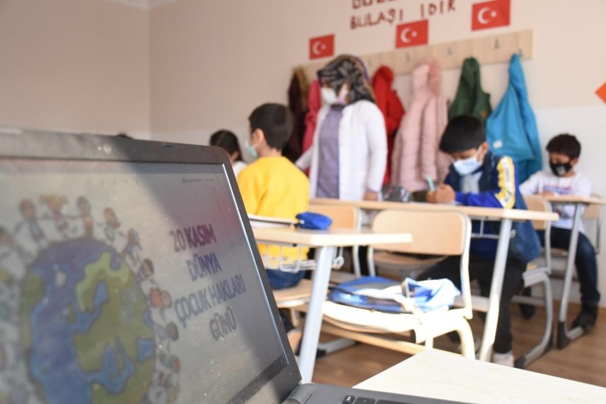 Diyarbakır&rsquo;da D&uuml;nya &Ccedil;ocuk Hakları G&uuml;n&uuml; kutlandı