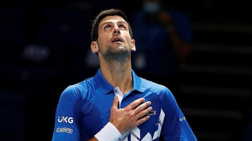 Novak Djokovic Alexander Zverev'i 2-0 mağlup etti!