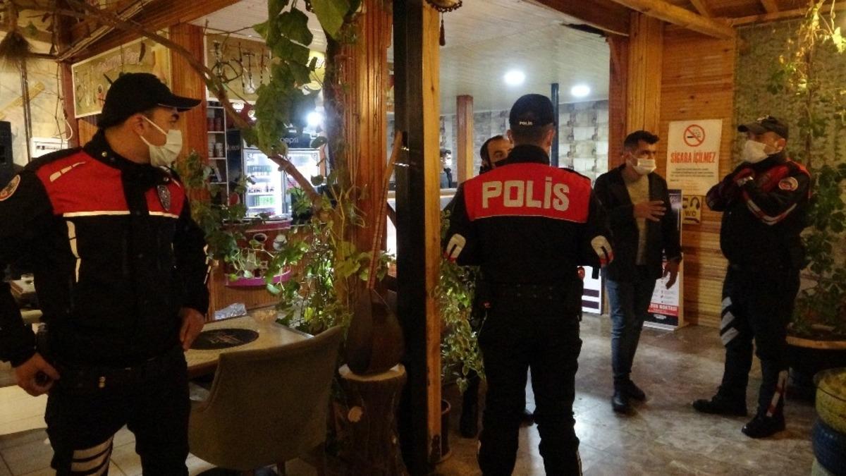 M&uuml;şteri dolu kafeler tek tek boşaltıldı