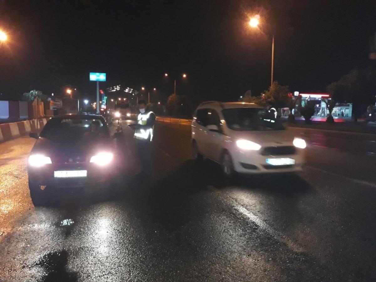 D&ouml;rtyol&rsquo;da trafik ve maske denetimi