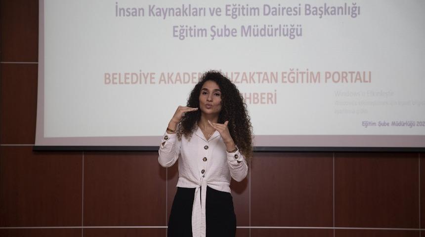 B&uuml;y&uuml;kşehir Belediyesi, engelli personel i&ccedil;in &lsquo;Engelsiz Eğitim Projesi&rsquo;ni hayata ge&ccedil;irdi