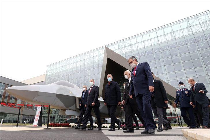 Milli Savunma Bakanı Hulusi Akar ve TSK Komuta Kademesi TUSAŞ’ı ziyaret etti G1