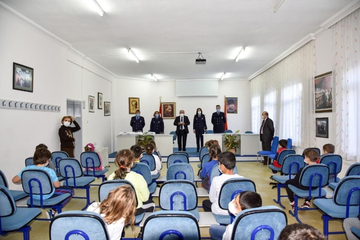 Ankara Zabıtası&rsquo;ndan Başkentli miniklere bilin&ccedil;li t&uuml;ketici semineri